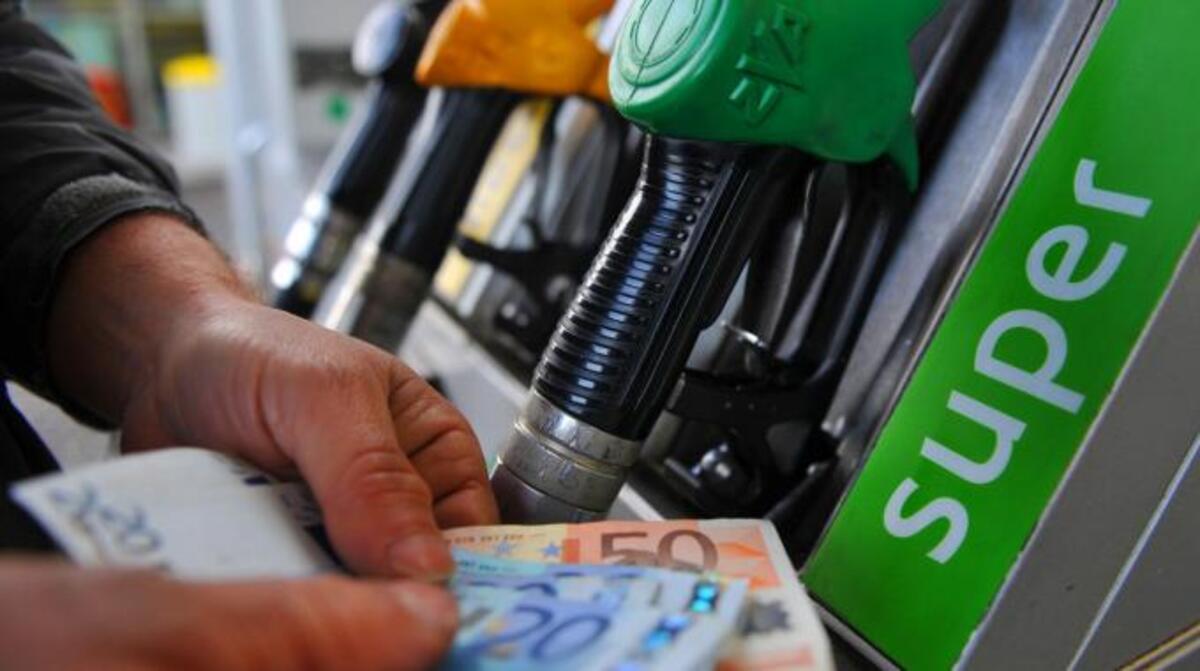 Benzina. Ecco dove conviene fare rifornimento - News - Moto.it