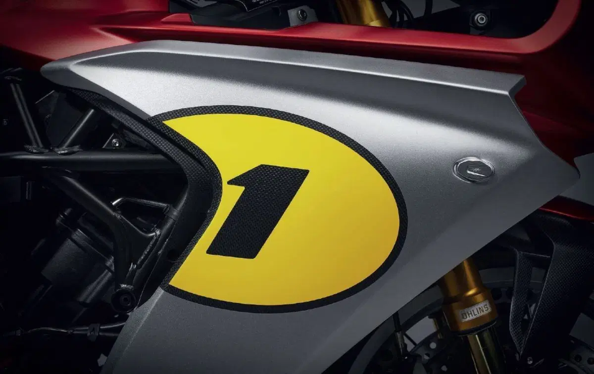 MV Agusta Superveloce AGO: 311 esemplari come le vittorie del campione (7)