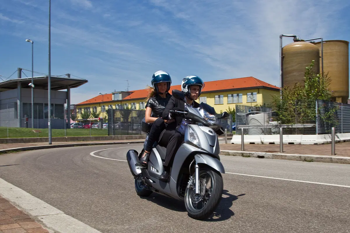 Nuovo Kymco People GTi 2015 (5)