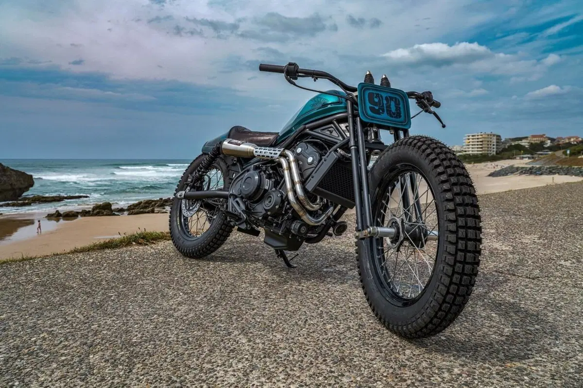 Per le special di Wheels and Waves Honda ha scelto le Rebel e a noi pare una decisione azzeccata (14)