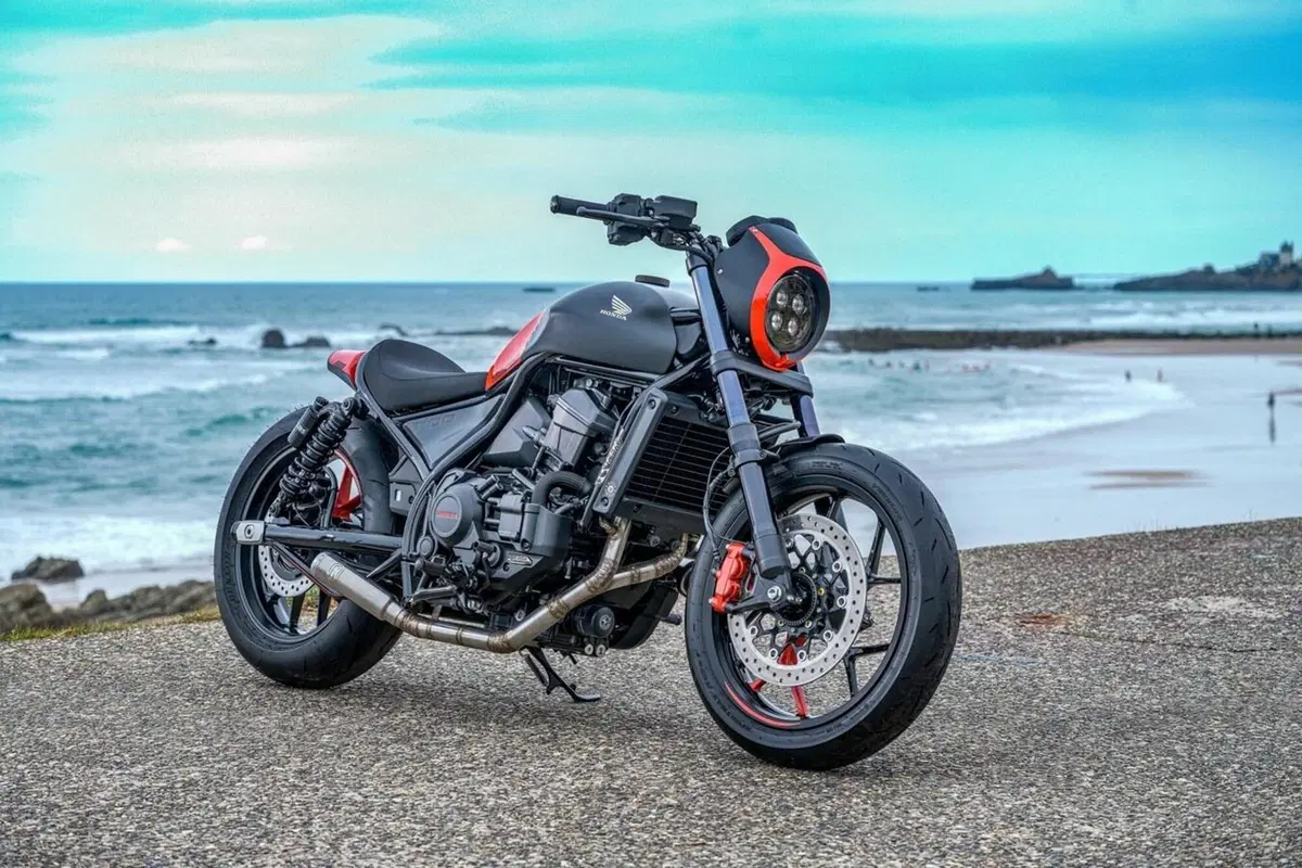 Per le special di Wheels and Waves Honda ha scelto le Rebel e a noi pare una decisione azzeccata (20)