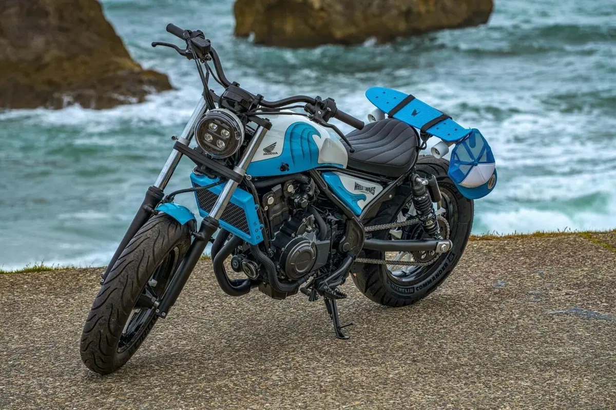 Per le special di Wheels and Waves Honda ha scelto le Rebel e a noi pare una decisione azzeccata (30)