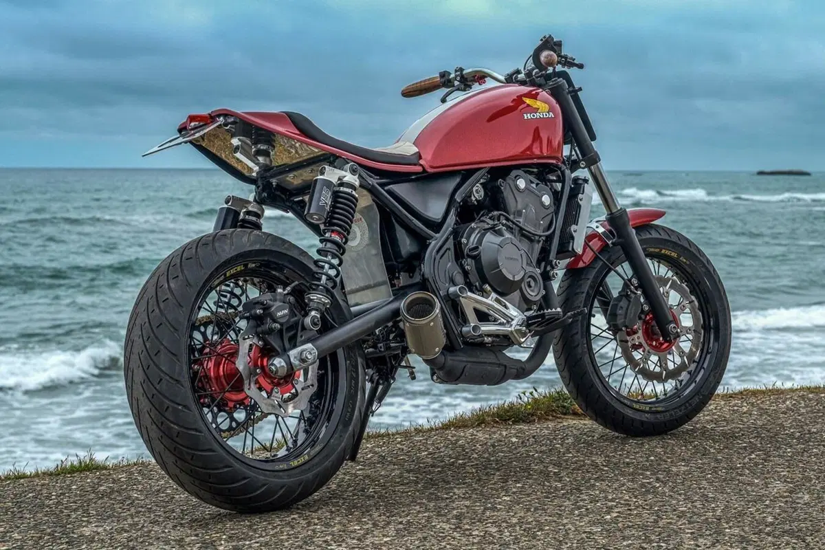 Per le special di Wheels and Waves Honda ha scelto le Rebel e a noi pare una decisione azzeccata (32)