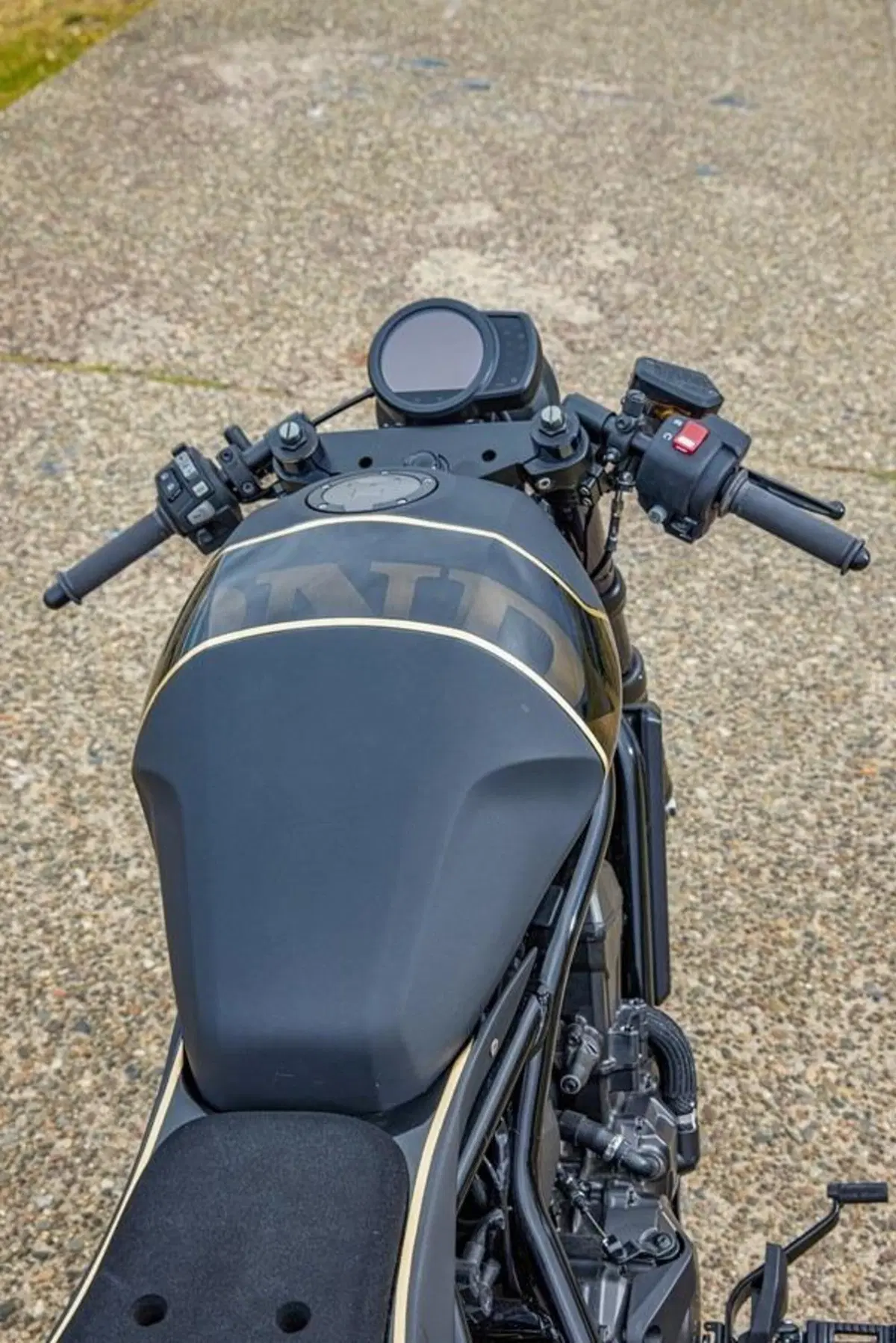Per le special di Wheels and Waves Honda ha scelto le Rebel e a noi pare una decisione azzeccata (37)