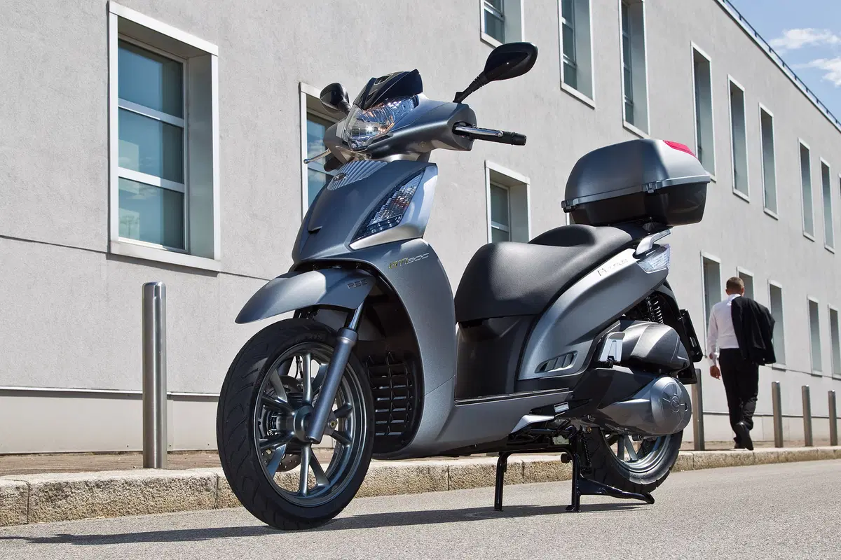 Nuovo Kymco People GTi 2015 (12)