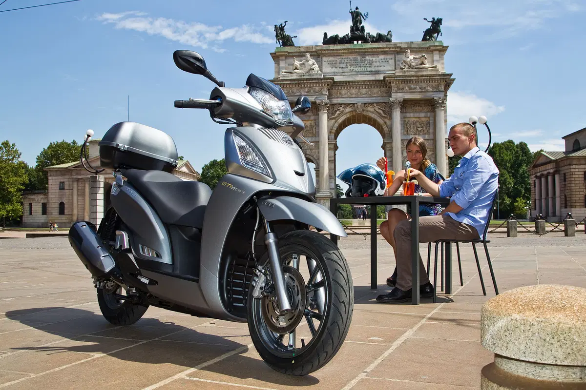 Nuovo Kymco People GTi 2015 (18)