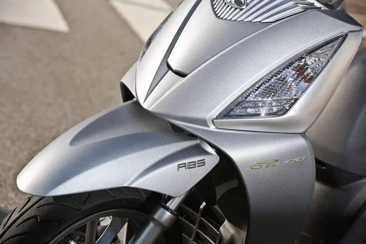 Nuovo Kymco People GTi 2015 (23)