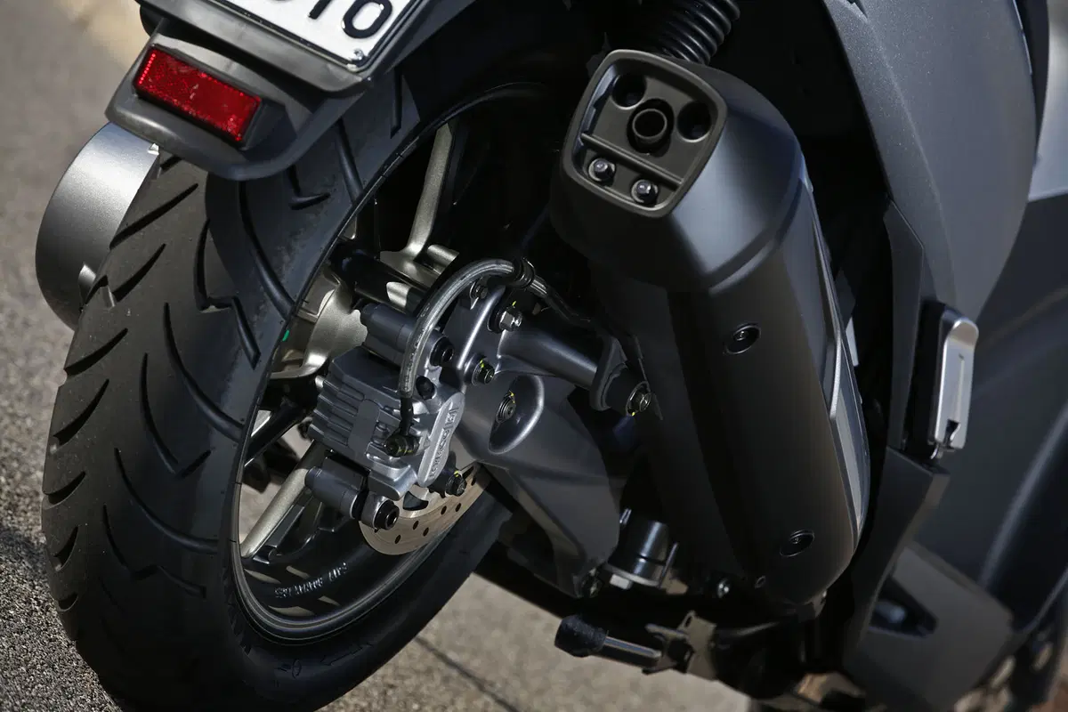 Nuovo Kymco People GTi 2015 (29)