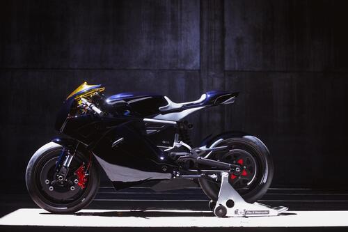 Blackbird. Come trasformare una moto elettrica il un jet (4)