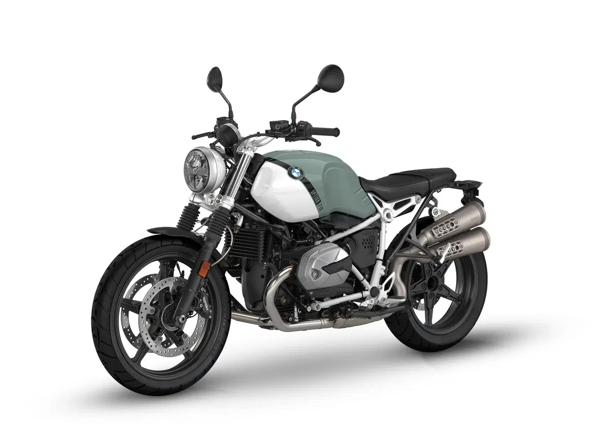 BMW, ecco tutte le moto del 2023. Ci sono novità per 25 modelli (34)
