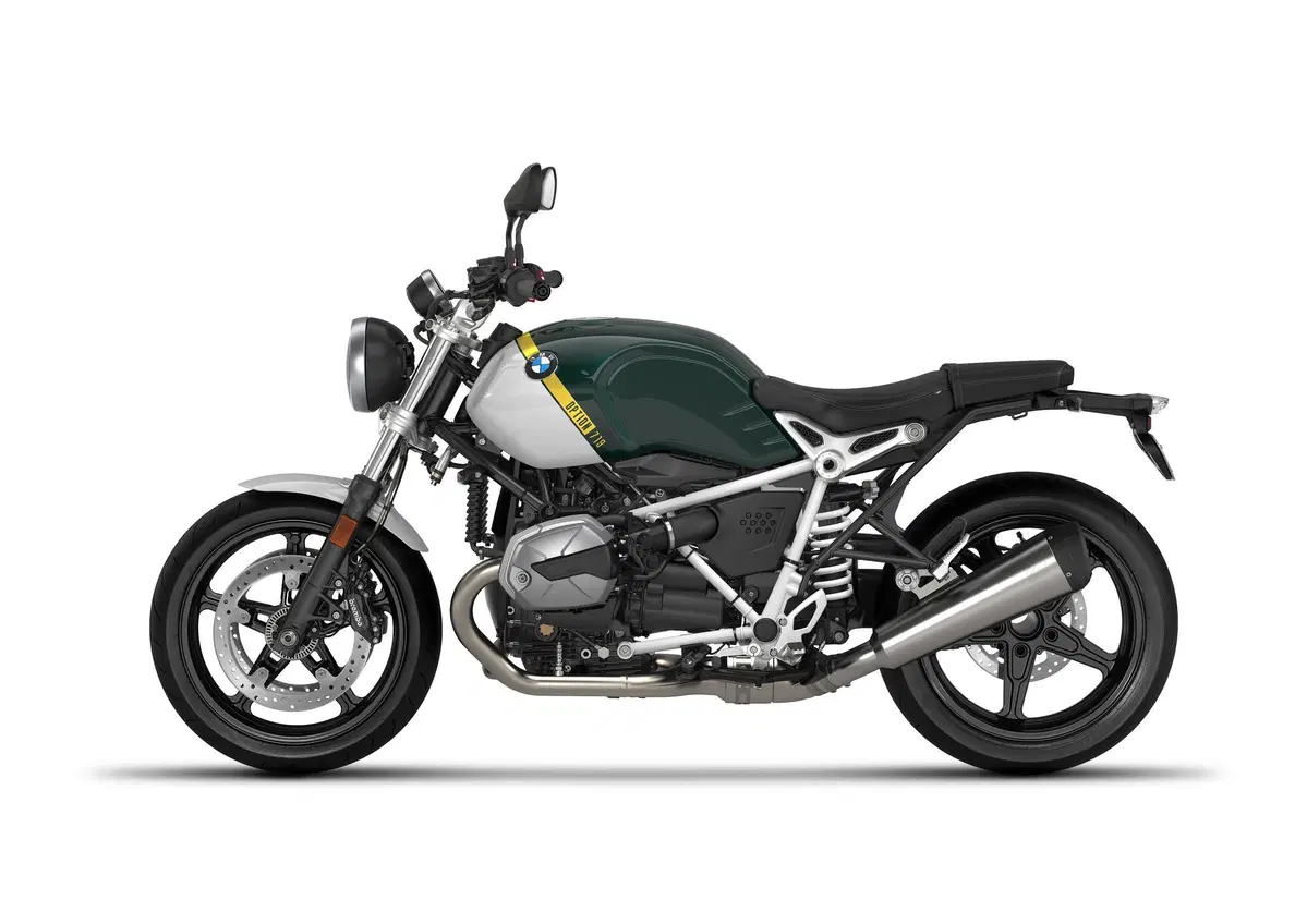 BMW, ecco tutte le moto del 2023. Ci sono novità per 25 modelli (38)