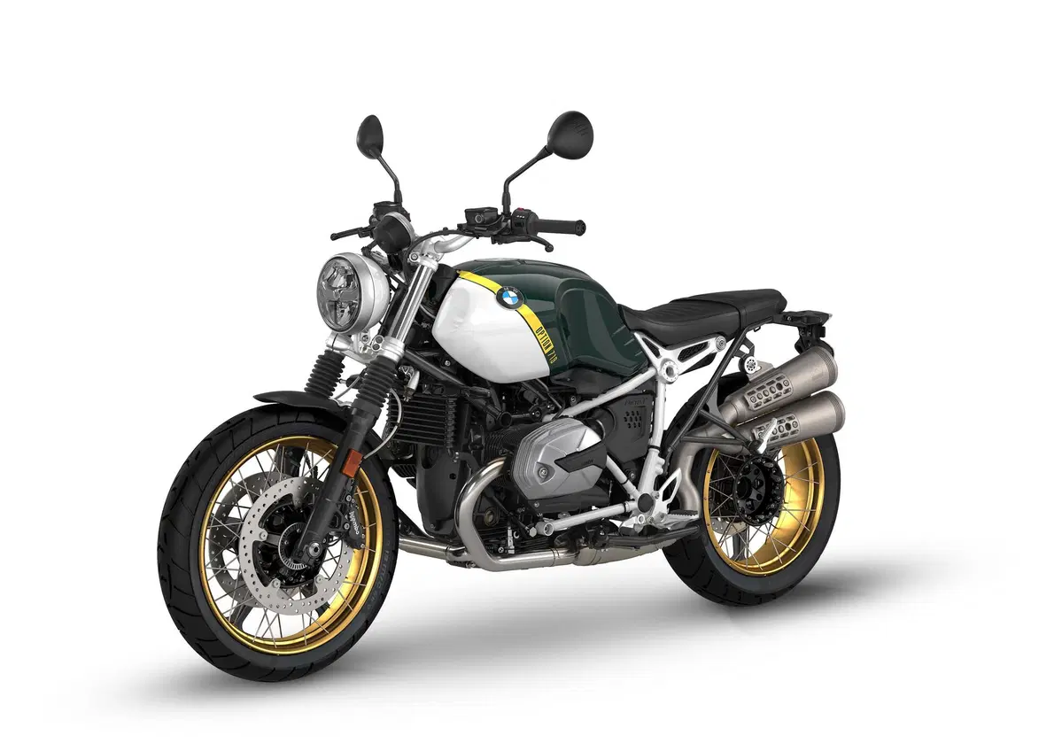 BMW, ecco tutte le moto del 2023. Ci sono novità per 25 modelli (39)