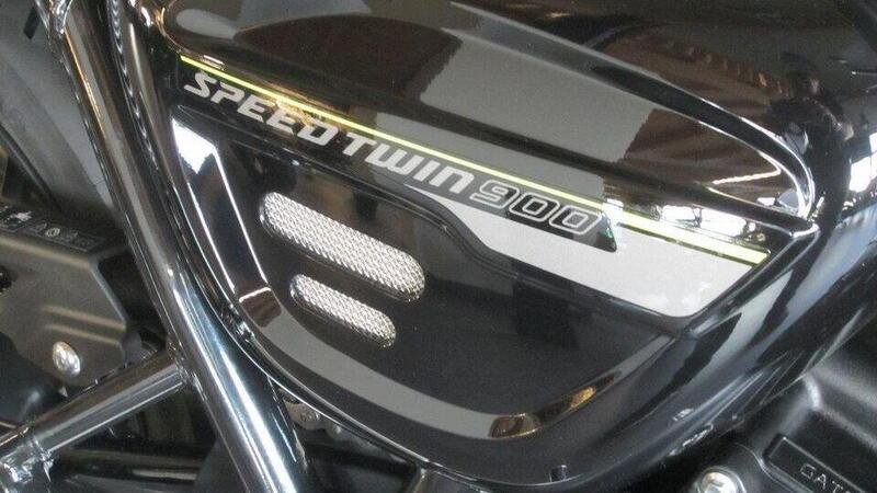 Nuove Triumph Speed Twin 900 e Scrambler 900: trovata la conferma 