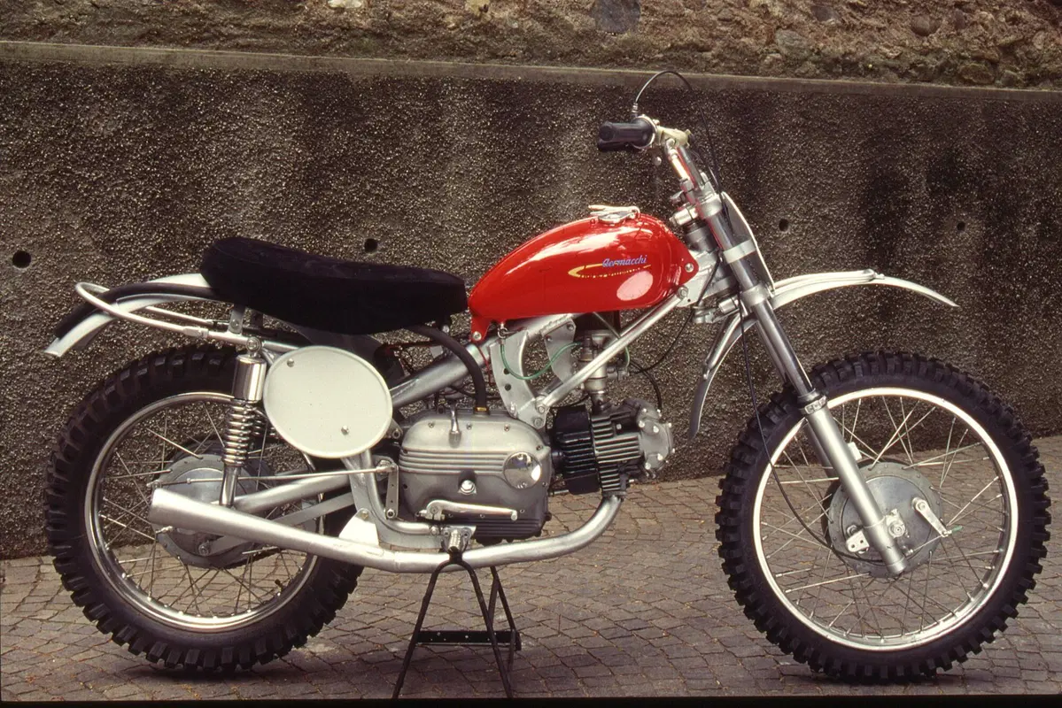 Massimo Clarke: "Aermacchi, le ali di Varese" (7)