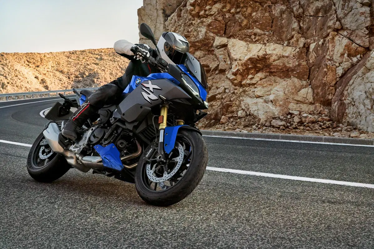 Le BMW maxi enduro, crossover e roadster per il 2023 (38)