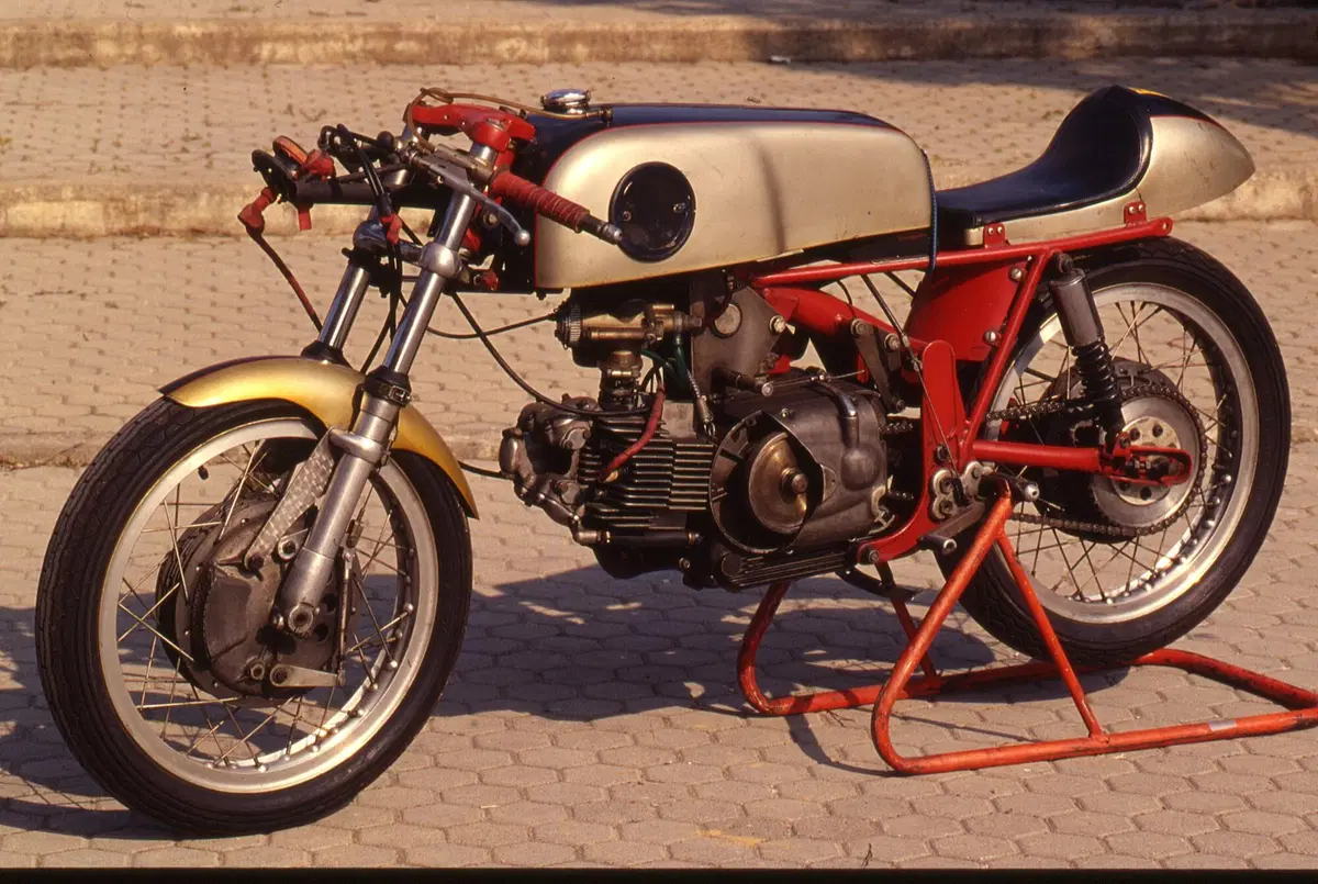 Massimo Clarke: "Aermacchi, le ali di Varese" (6)