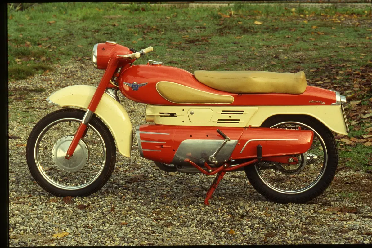 Massimo Clarke: "Aermacchi, le ali di Varese"