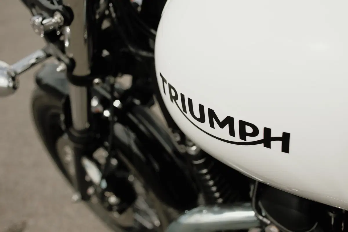 Nuova Triumph Thruxton Ace Special Edition (11)