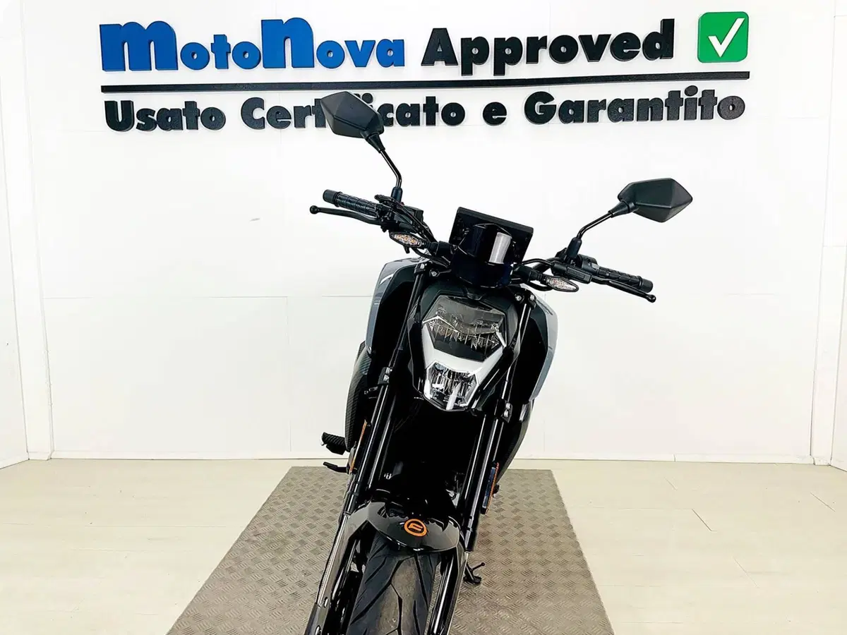 CFMOTO 300NK (2021 - 26) (4)