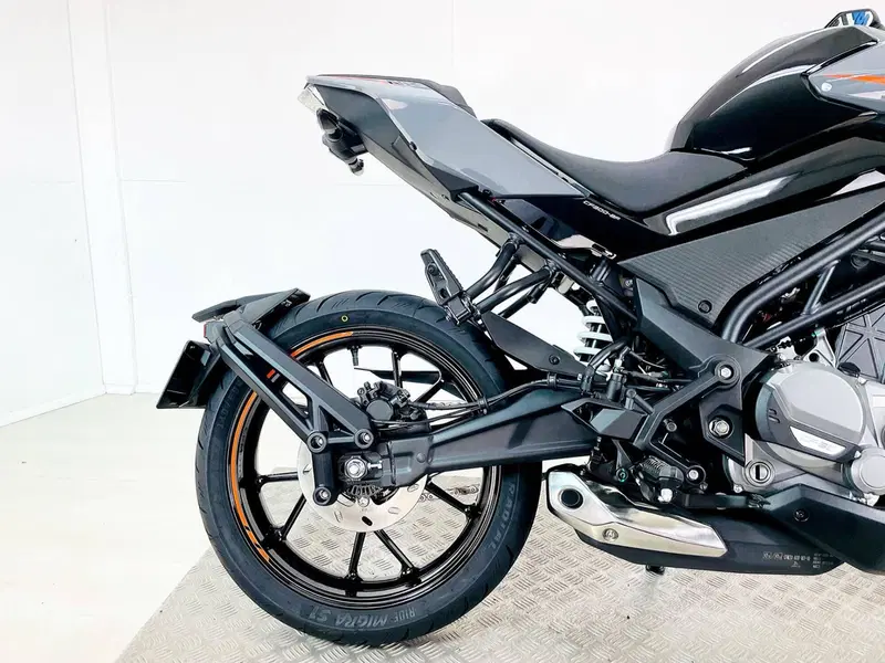 CFMOTO 300NK (2021 - 26) (5)
