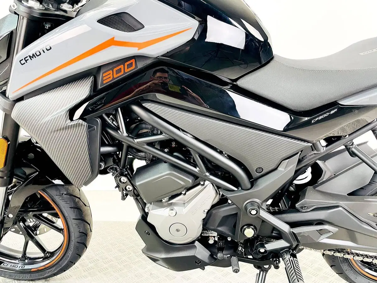 CFMOTO 300NK (2021 - 26) (14)