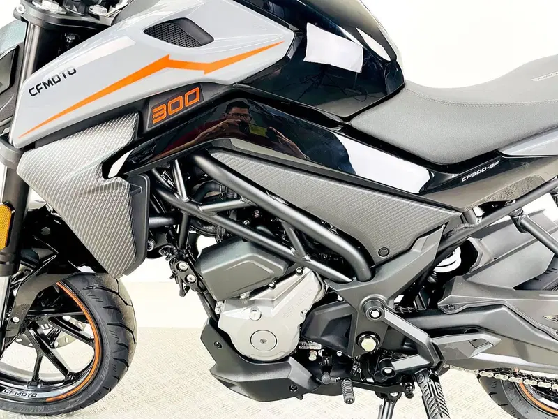 CFMOTO 300NK (2021 - 26) (14)