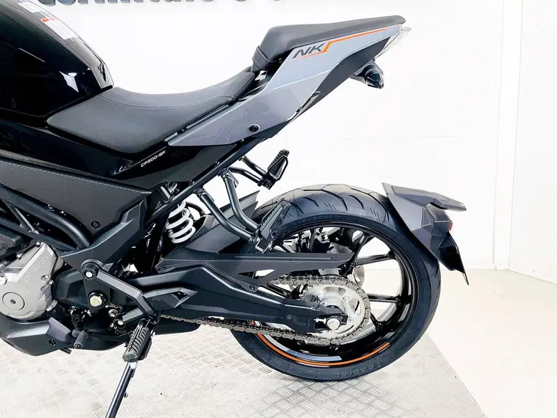 CFMOTO 300NK (2021 - 26) (15)