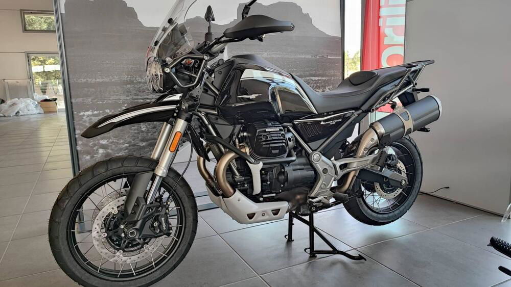 Moto Guzzi V85 TT Guardia d'Onore (2022 - 23)