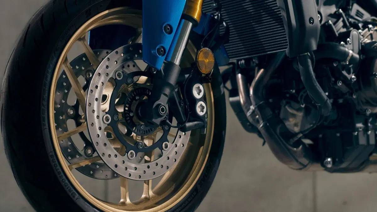 Yamaha XSR 900: divertimento in abito vintage. (4)