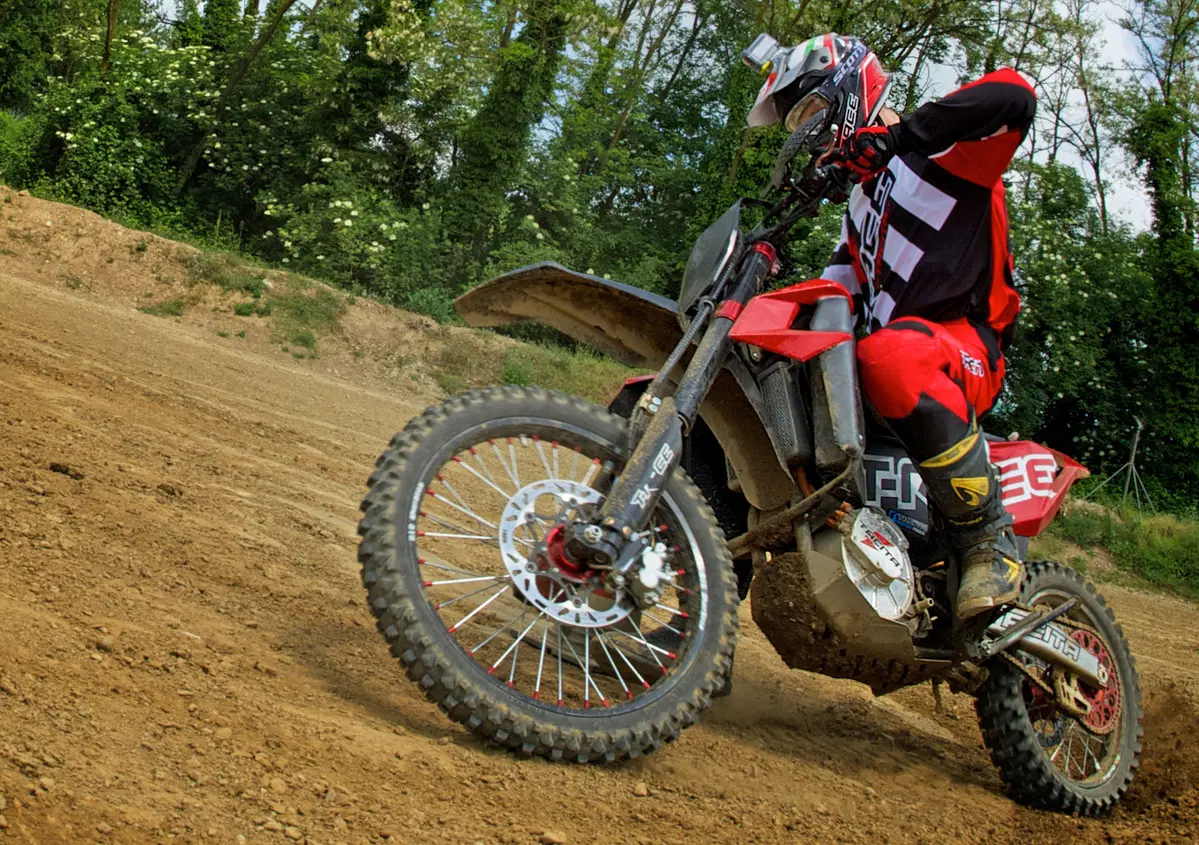 Tacita T-RC Cross