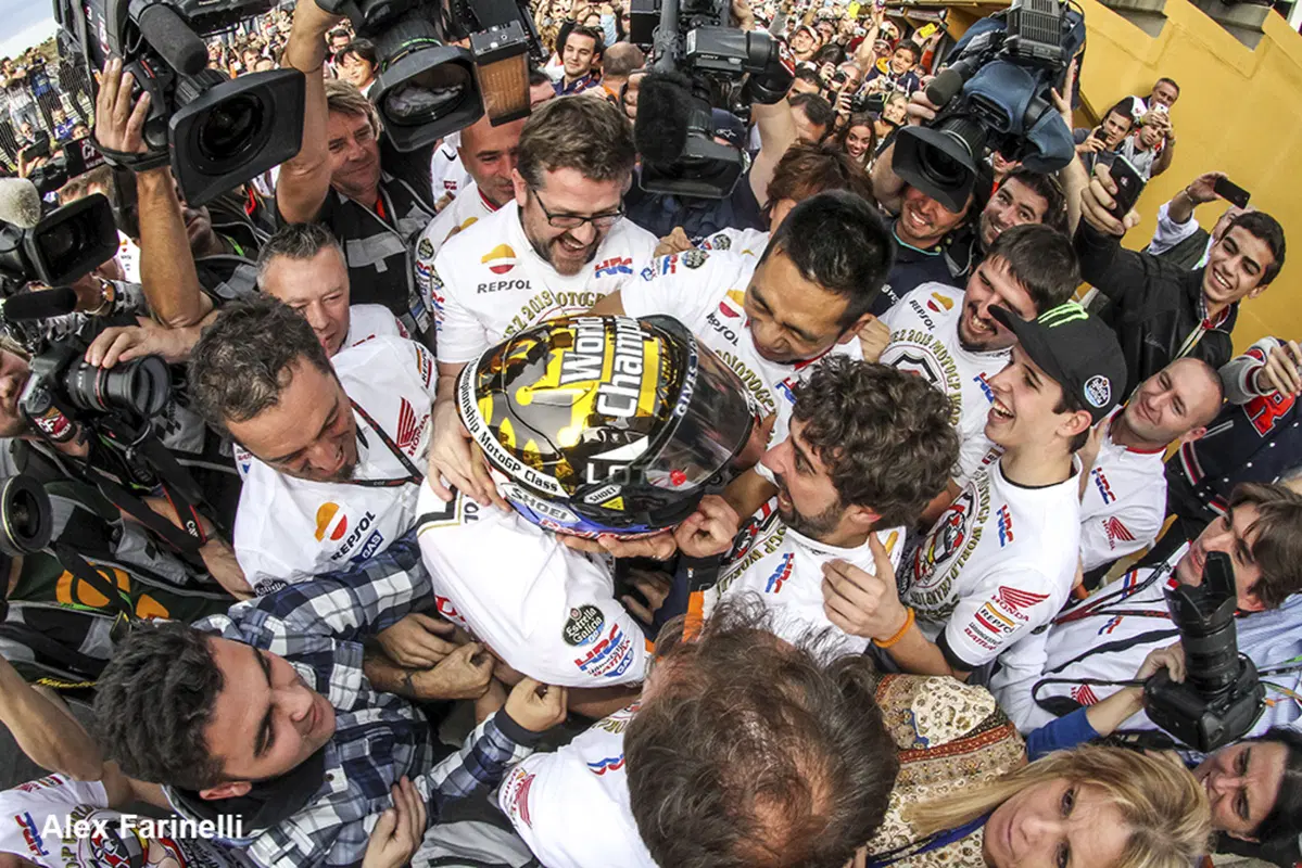 MotoGP. Concorso fotografico Bridgestone, premiati gli scatti più belli del 2014