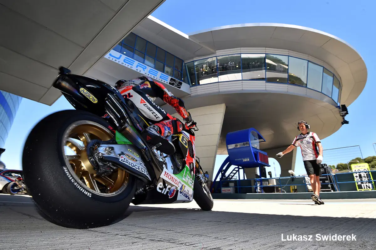 MotoGP. Concorso fotografico Bridgestone, premiati gli scatti più belli del 2014 (14)