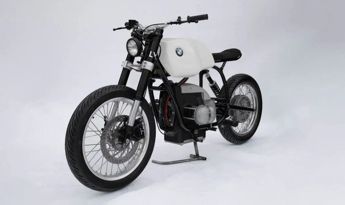 Moto d'epoca andata? C'&egrave; il kit che la trasforma in elettrica