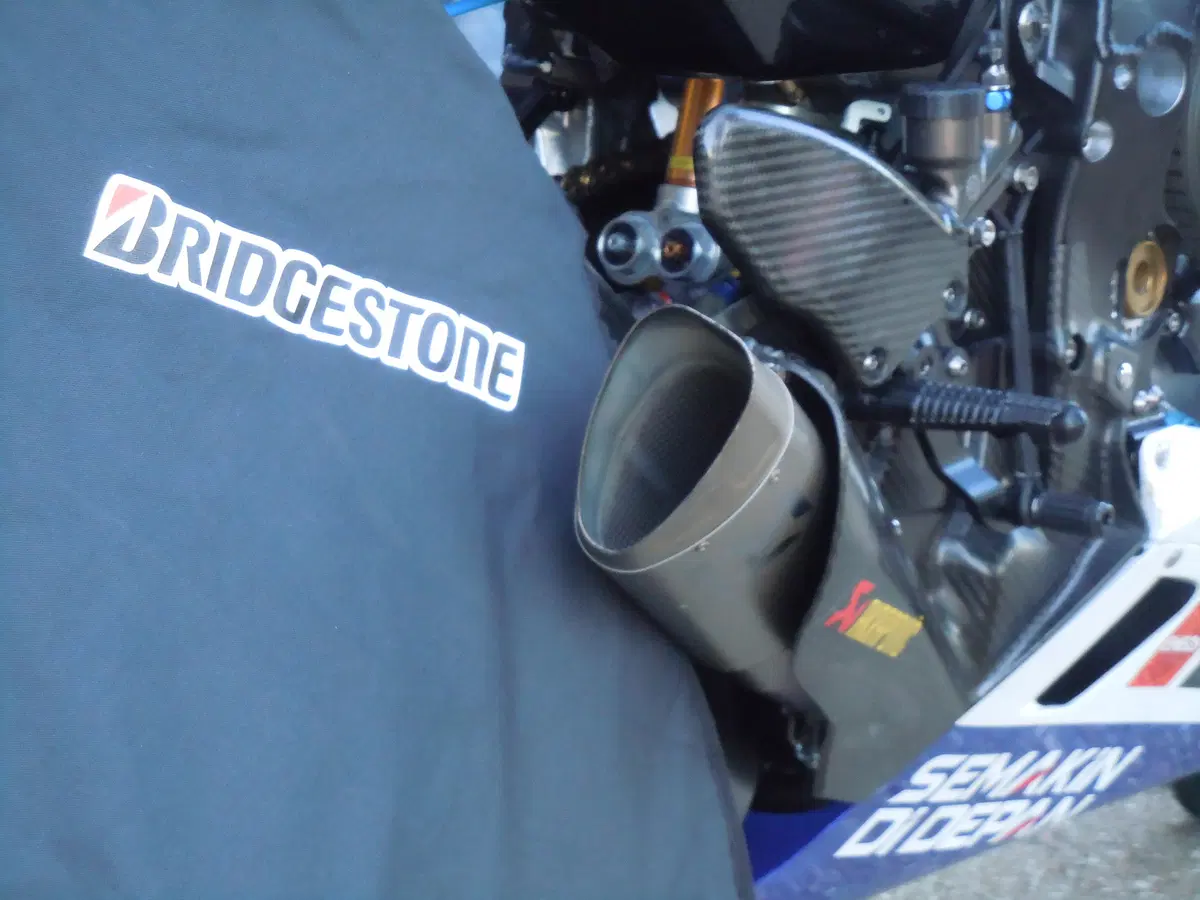 Video: Le differenze negli scarichi della MotoGP. I segreti nei dettagli