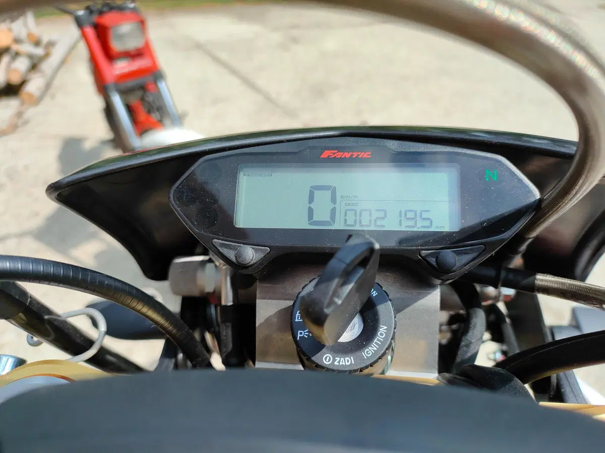 Prima moto a 16 anni! Arriva la Fantic 125: la sorpresa più emozionante di sempre (2)
