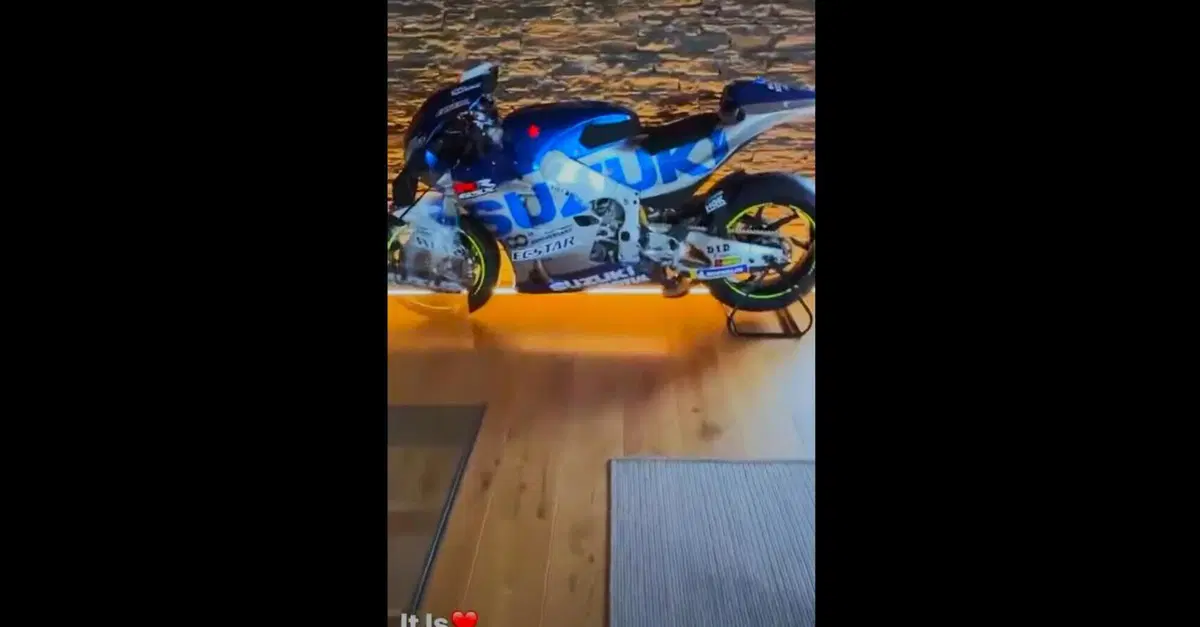 MotoGP 2022. Il regalo che tutti i piloti vorrebbero l'ha fatto Suzuki ad Alex Rins [VIDEO]