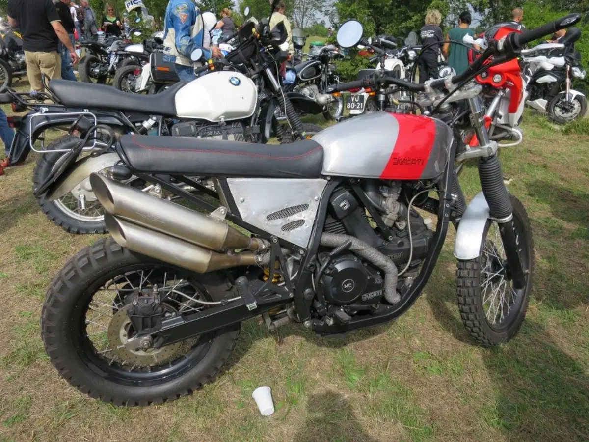 Tante belle moto al Bread And Salam (7)