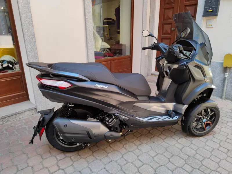 Piaggio MP3 530 Hpe Exclusive (2025 - 26) (5)
