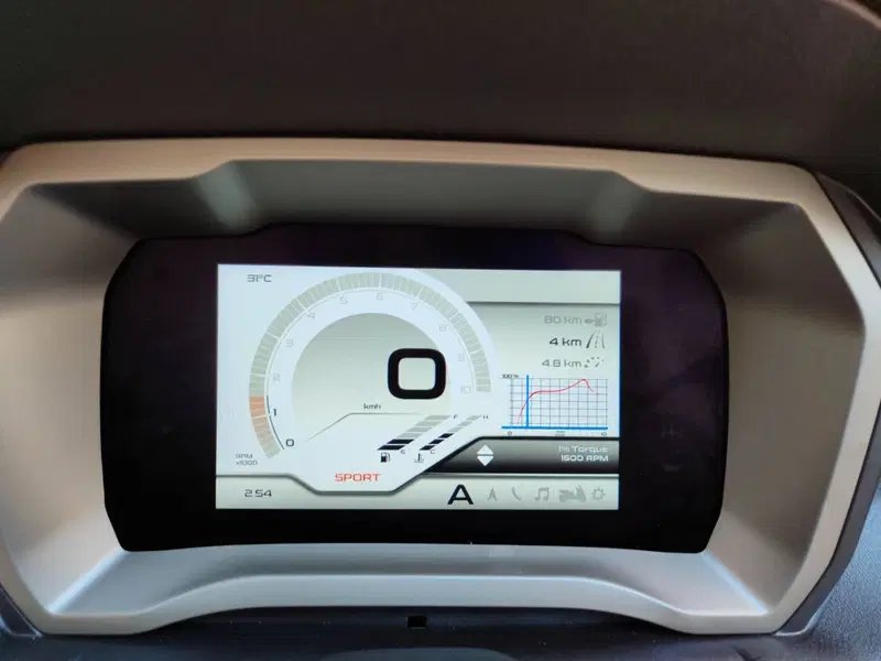 Piaggio MP3 530 Hpe Exclusive (2025 - 26) (7)