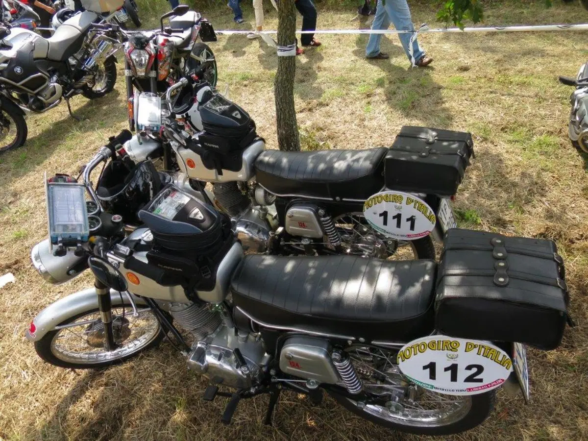 Tante belle moto al Bread And Salam (16)