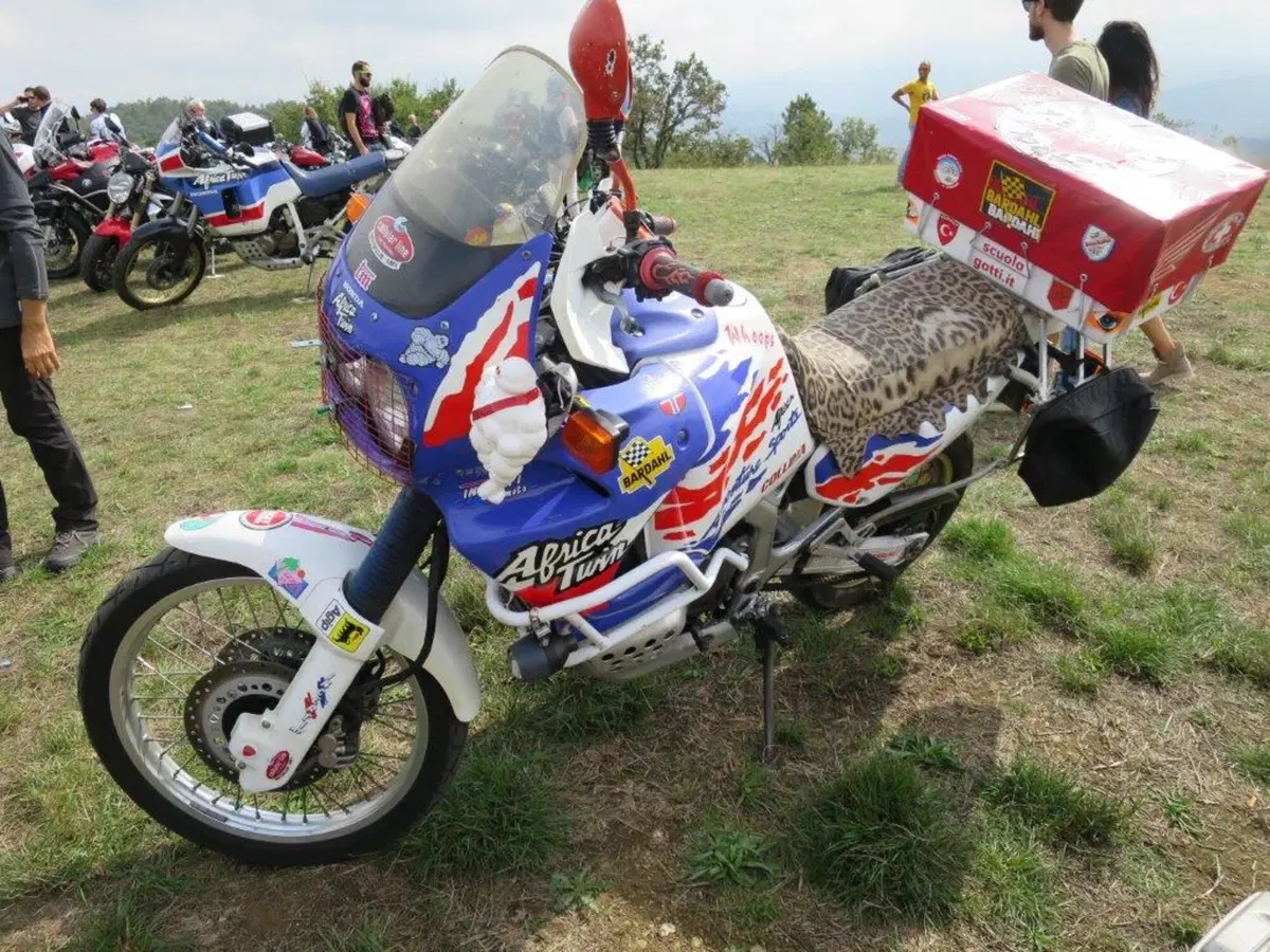 Tante belle moto al Bread And Salam (17)