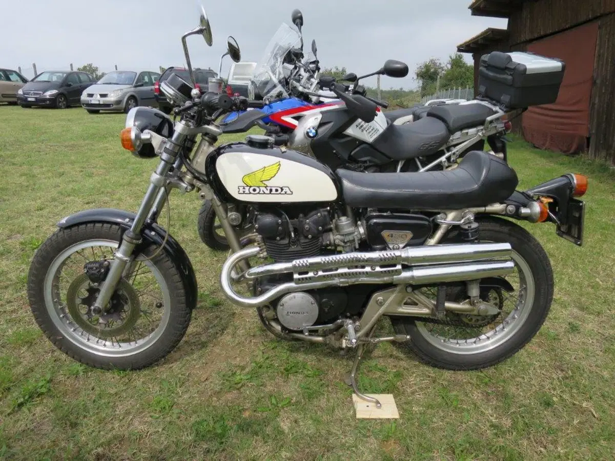 Tante belle moto al Bread And Salam (22)