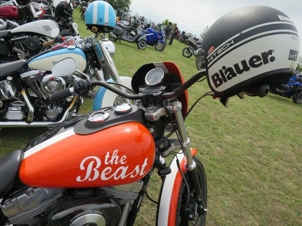 Tante belle moto al Bread And Salam (25)