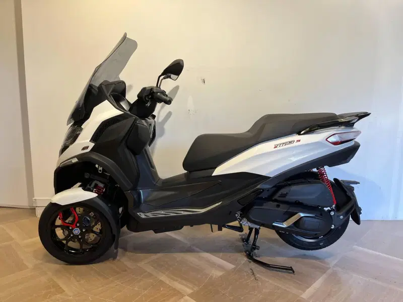 Piaggio MP3 400 Sport Hpe (2025 - 26) (2)