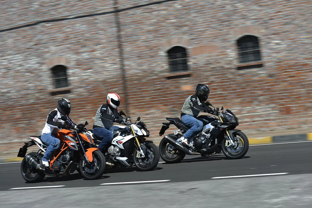 Aprilia Tuono V4 R APRC, BMW S 1000 R, KTM 1290 Super Duke R (6)