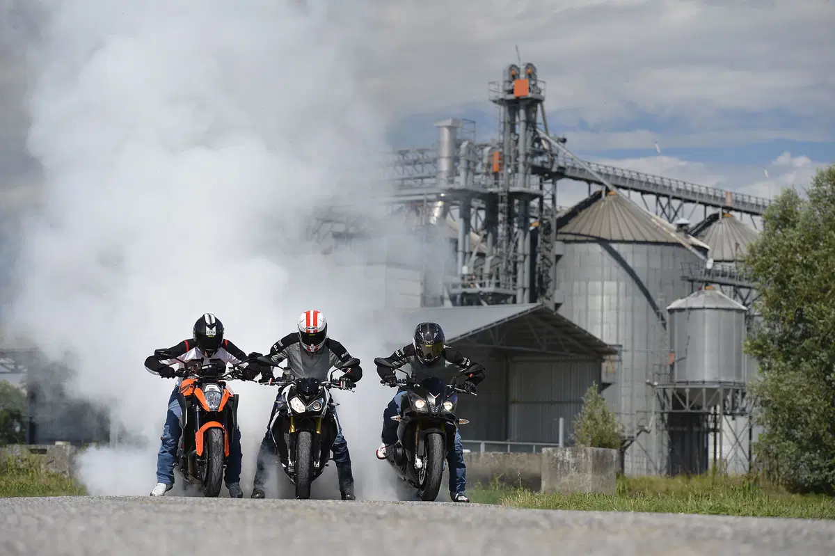 Aprilia Tuono V4 R APRC, BMW S 1000 R, KTM 1290 Super Duke R (3)