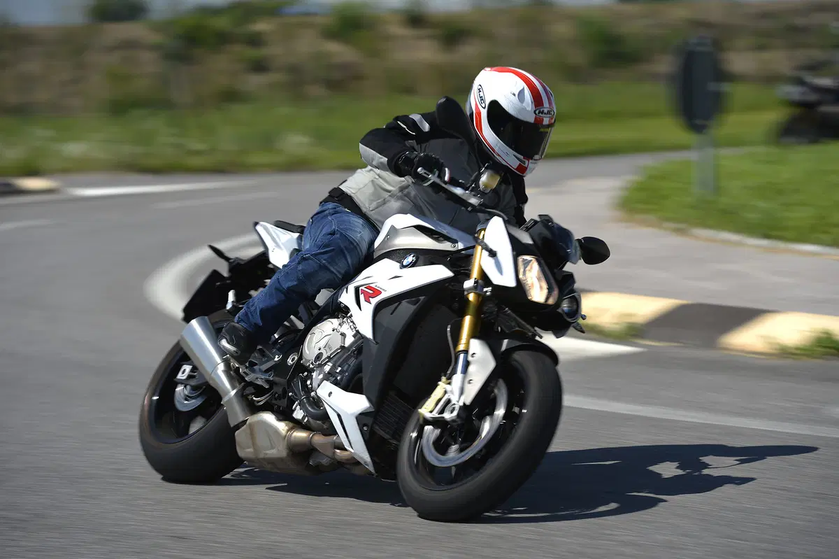 Aprilia Tuono V4 R APRC, BMW S 1000 R, KTM 1290 Super Duke R (27)