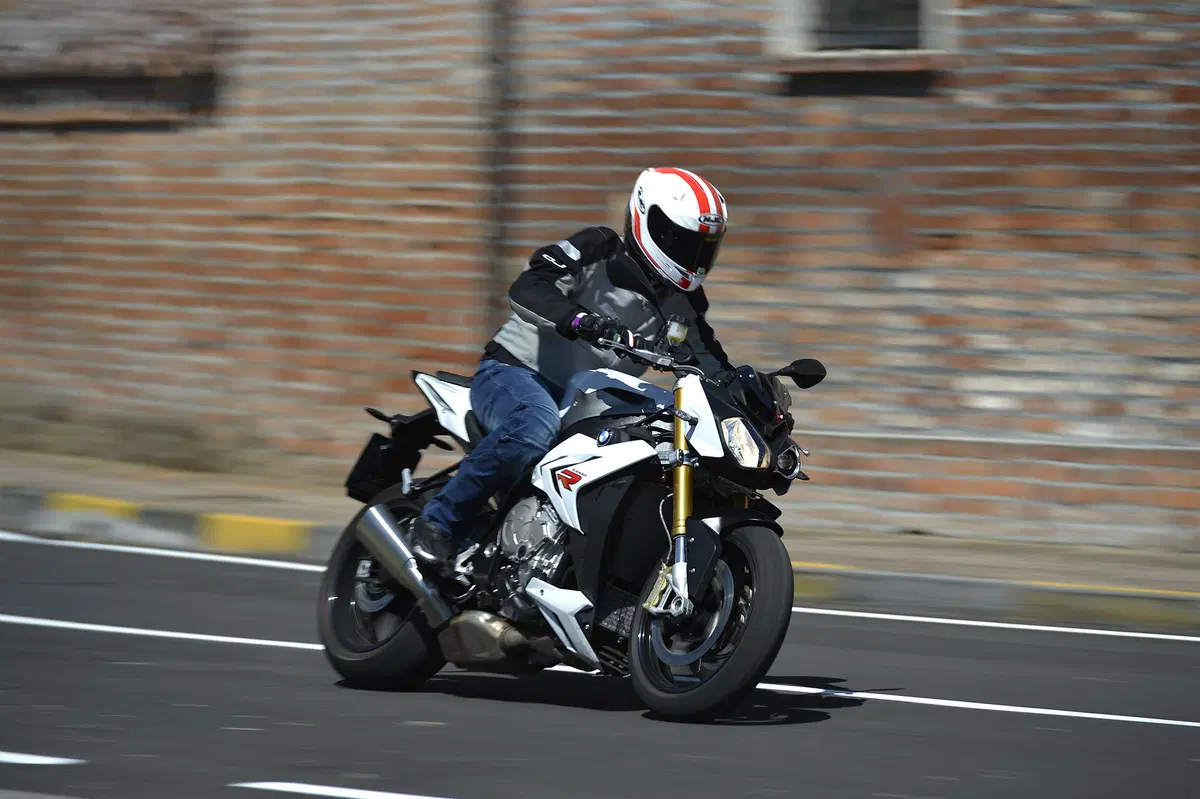 Aprilia Tuono V4 R APRC, BMW S 1000 R, KTM 1290 Super Duke R (31)