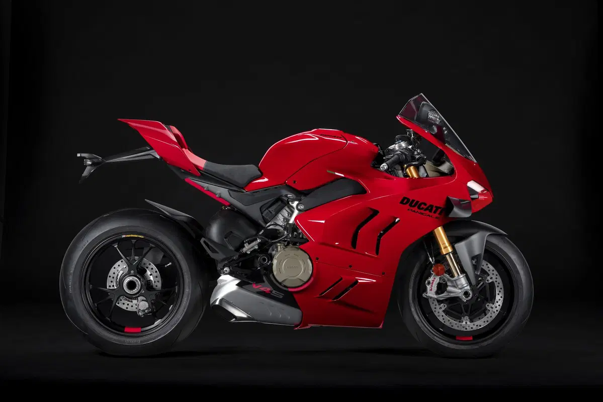Arriva in vendita la rinnovata gamma Ducati Panigale V4 m.y. 2023 (7)