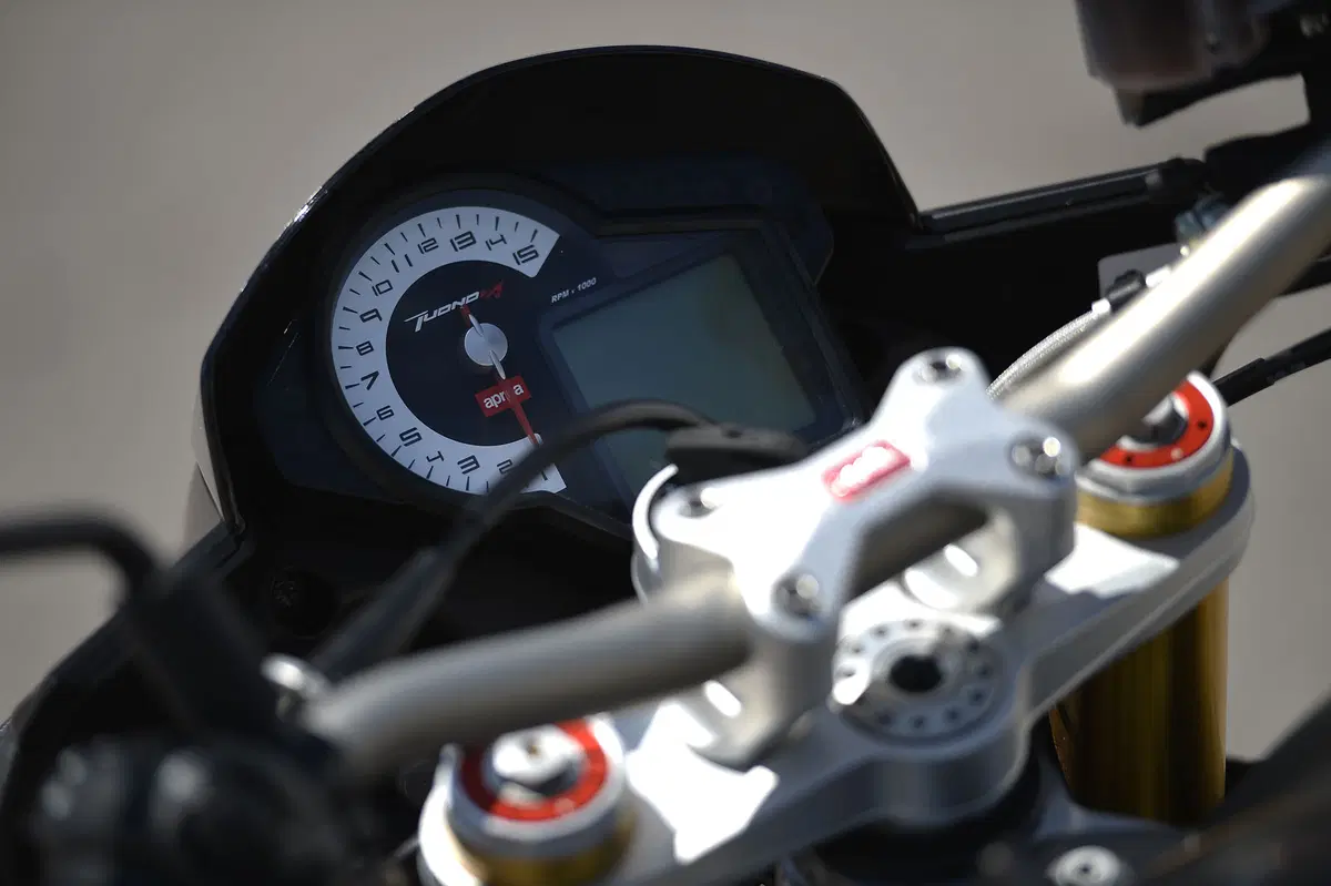 Aprilia Tuono V4 R APRC, BMW S 1000 R, KTM 1290 Super Duke R (43)